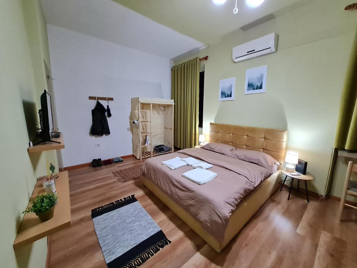 Ex-Block District Charming Studio Apartment With Treeish Sorrounding View! Тирана Екстериор снимка