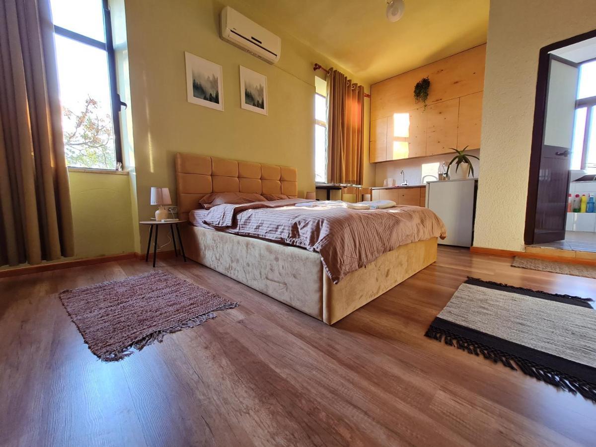 Ex-Block District Charming Studio Apartment With Treeish Sorrounding View! Тирана Екстериор снимка